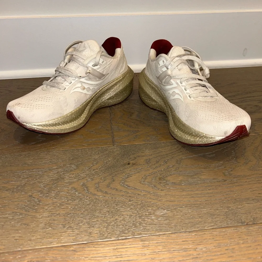 Saucony Women's Cream and Red Athletic Shoes - Picture 1 of 4